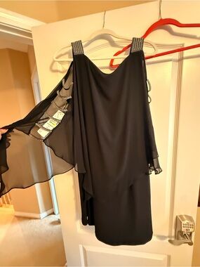 Steinmark Black Flowing One-Shoulder Midi Dress with Embellished Straps